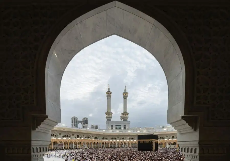 مدار الساعة,شؤون دينية