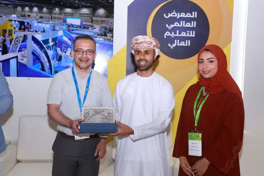 مدار الساعة,أخبار الجامعات الأردنية,جامعة الزرقاء,سلطنة عمان