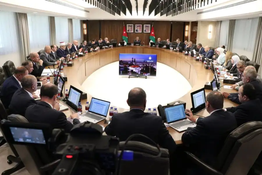 مدار الساعة,أخبار الأردن,اخبار الاردن,الدكتور جعفر حسان,رئيس الوزراء,وزارة الأوقاف والشؤون والمقدسات الإسلامية,وزارة العمل,هيئة تنظيم قطاع الاتصالات,وزارة الأوقاف,دائرة الإفتاء العام,ديوان التشريع والرأي,هيئة الخدمة والإدارة العامة,الذكاء الاصطناعي