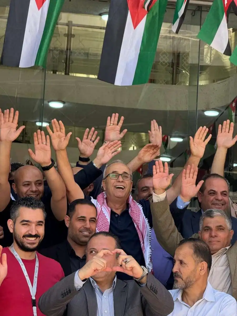 مدار الساعة,مناسبات أردنية,الملك عبد الله الثاني,دائرة ضريبة الدخل والمبيعات,دائرة ضريبة الدخل,عيد الاستقلال