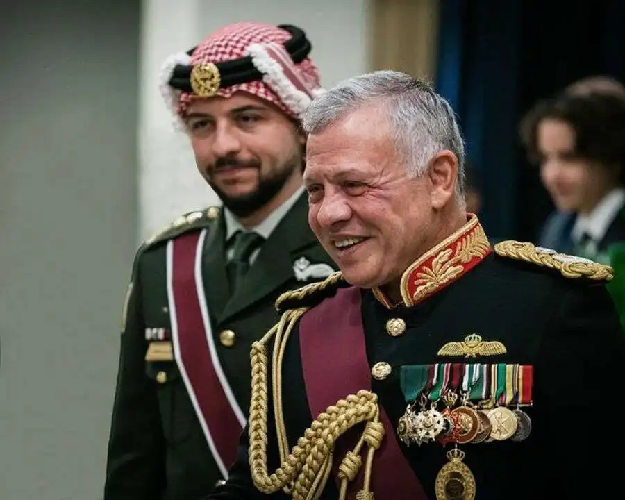 مدار الساعة,أخبار المجتمع الأردني,الملك عبدالله الثاني,الحسين بن علي,الملك المؤسس,القوات المسلحة الأردنية,الملك الحسين بن طلال,الملك عبدالله الثاني بن الحسين,عيد الجلوس,يوم الجيش,الثورة العربية الكبرى,القوات المسلحة,الجيش العربي