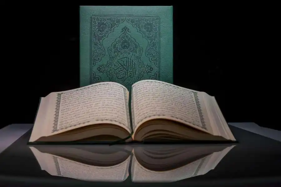 مدار الساعة,شؤون دينية