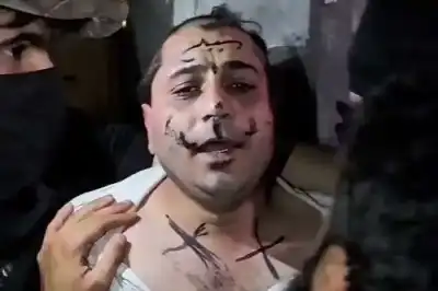 شاهد.. فيديو مهين لمطرب شعبي يثير