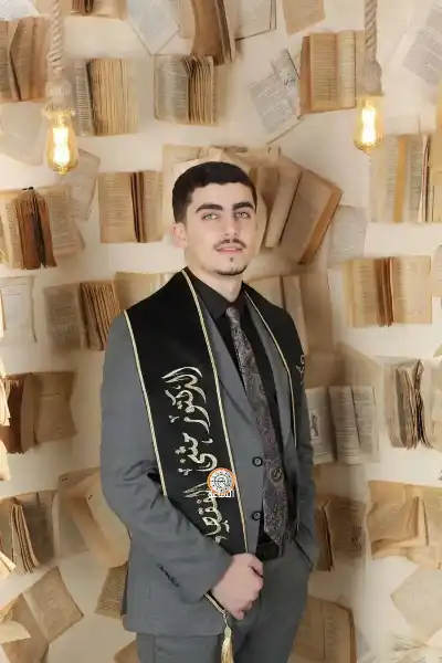 مثنى عمار الفقهاء.. مبارك البكالوريوس