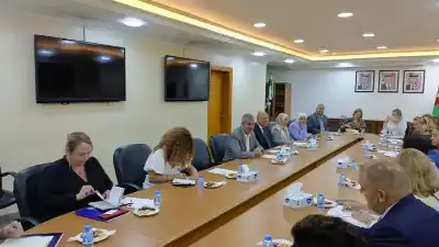 الخرابشة يستعرض جهود الأردن في إدارة
