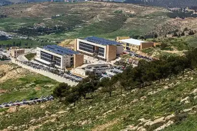 عمان العربية تحول الدوام ليومي الثلاثاء