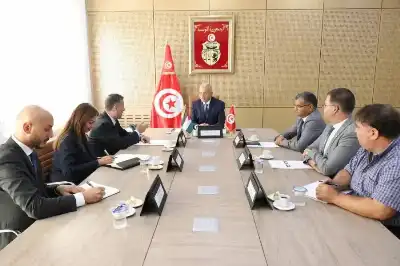 وزير الصحة التونسي يستقبل السفير الأردني