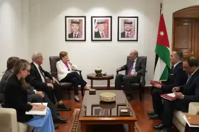 الصفدي يستقبل السيناتور الأميركي شاهين والنائب