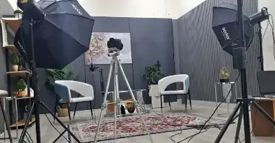 استحداث استوديو بودكاست في كلية الإعلام