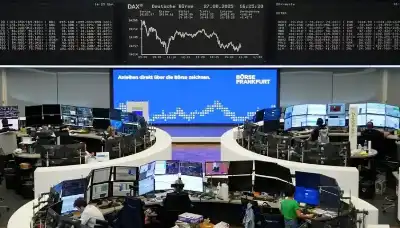 الأسهم الأوروبية تتراجع قبل بيانات مهمة