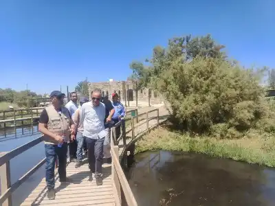 وزير السياحة يزور المواقع الأثرية في