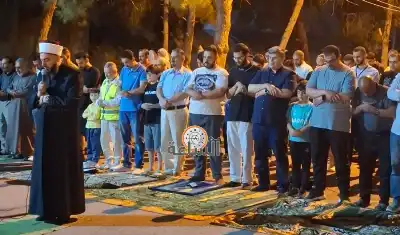 الأردنيون يصلون صلاة الخسوف (فيديو وصور)