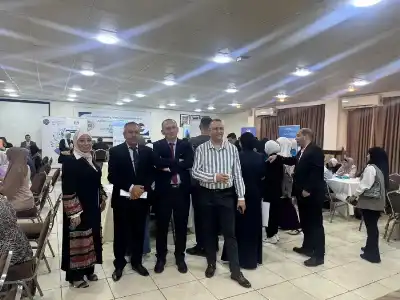 1500 ممرض وممرضة وقابلة يبحثون عن