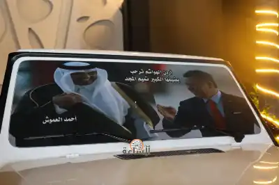 مركبات وشوارع عمان تتزين بصور الملك