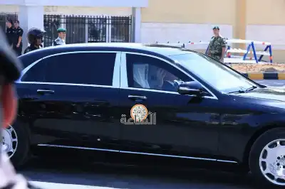 شاهدوا.. فرسان الحرس الملكي والموكب الأحمر