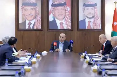 القاضي يلتقي رؤساء الكتل ويترأس أول