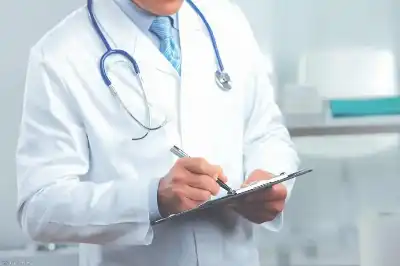 الضريبة تلزم الاطباء والمراكز الطبية بقبول
