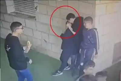 لعبة الموت.. طفل يخنق زميله داخل