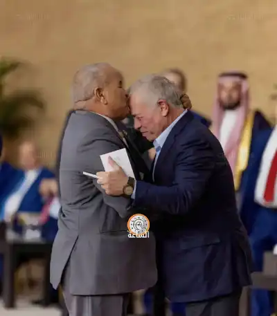 الركيبات عن صورة الملك: القريب من