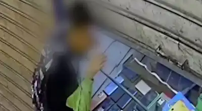 رصدته الكاميرات مرتين.. حدث يتخذ من