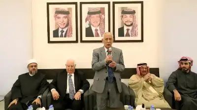 الديوان الملكي يعزي آل السعدون (صور)