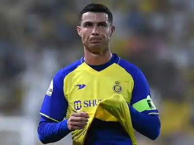 رونالدو الملياردير الوحيد في كرة القدم..