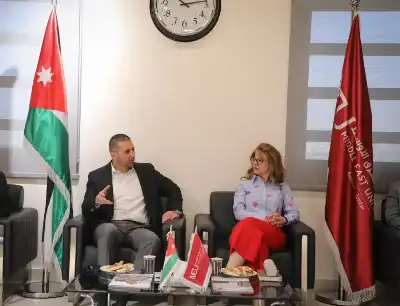 الشرق الأوسط تلتقي أعضاء هيئة تدريسية