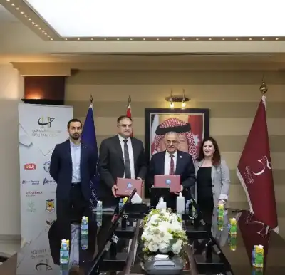 عمان الأهلية توقّع اتفاقيتين بحثيتين مع