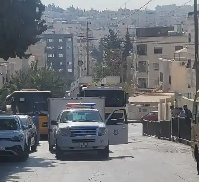 إصابات لطلبة ومعلمين بتسرب مادة كيميائية