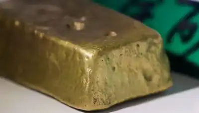 الذهب يرتفع مدعوما بتوقعات خفض الفائدة