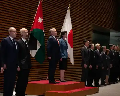 الملك يلتقي رئيسة الوزراء اليابانية ويؤكد