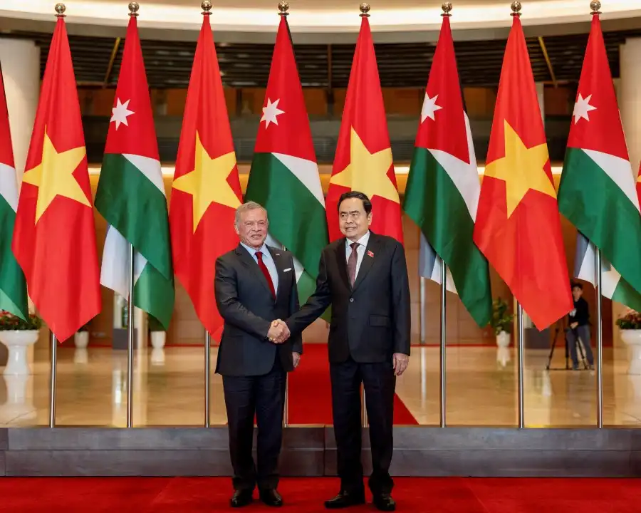 مدار الساعة,أخبار الأردن,اخبار الاردن,نائب رئيس الوزراء,وزير الخارجية وشؤون المغتربين,وزير الصناعة والتجارة والتموين,رئيس الوزراء,أيمن الصفدي,يعرب القضاة,الضفة الغربية