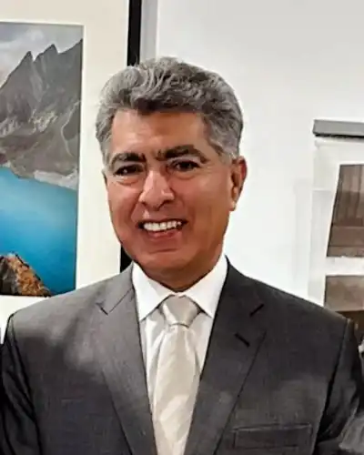 السفير الباكستاني يشيد بالعلاقات الراسخة والمتنامية