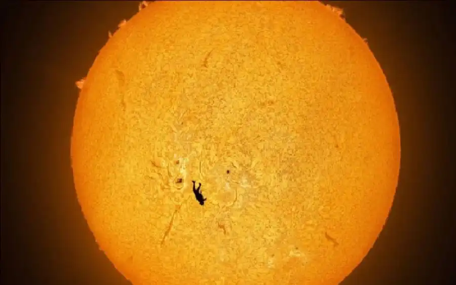 مدار الساعة,أخبار خفيفة ومنوعة