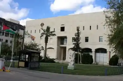 أمانة عمّان تنذر 32 موظفا (أسماء)