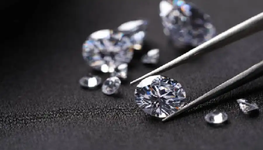 مدار الساعة,أخبار خفيفة ومنوعة