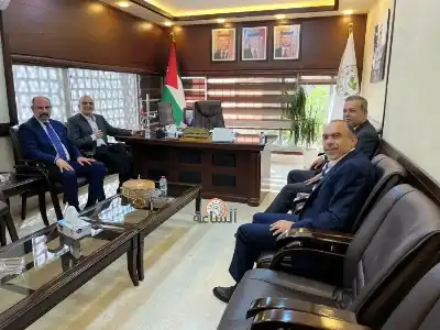 المحامي المتدرب بشر الخصاونة يباشر تدريبه