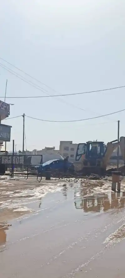 ضبط معتدين على شبكة الصرف الصحي