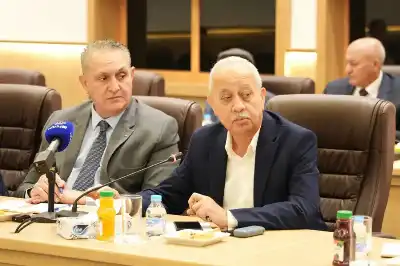 صناعة عمان تبحث معيقات القطاع الصناعي