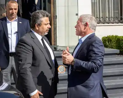 الملك يزور منزل السفير الدباس معزيا