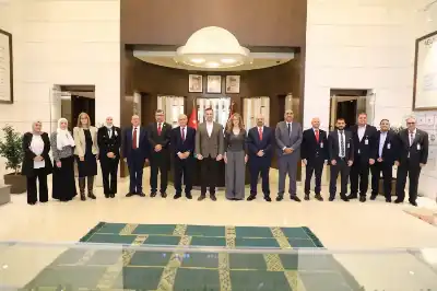 الشرق الأوسط تكرم عددا من منتسبيها