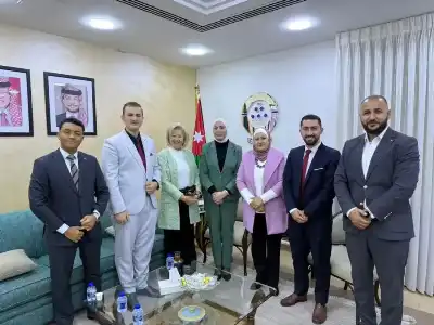 بني مصطفى تلتقي وفدا من مجلس