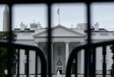 هجوم قرب البيت الأبيض يصيب عسكريين…