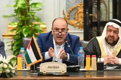 العياصرة من القاهرة: على الأوروبيين تدشين