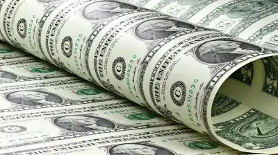 الدولار يتجه نحو تكبد أسوأ خسارة