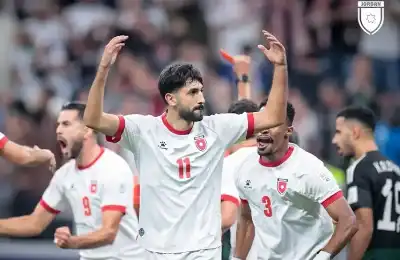 احتفال الكرسي.. يزن النعيمات لشعل مدرجات