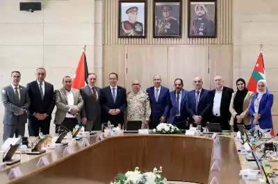 المساعد للتخطيط والتنظيم والموارد الدفاعية يلتقي