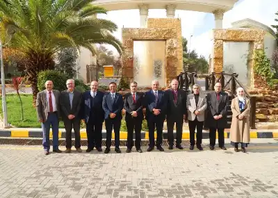 جامعة البترا وجامعة ولفرهامبتون توقعان مذكرة