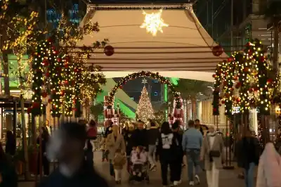 تزايد الإقبال واستمرار مهرجان عيد الميلاد