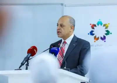 أبو صعيليك يقدم قراءة لأفكار مقترحة